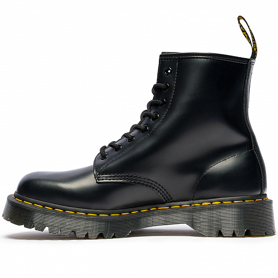 dr martens 1460 eye boot black