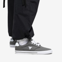 Fallen THE Goat GRAY / WHITE
